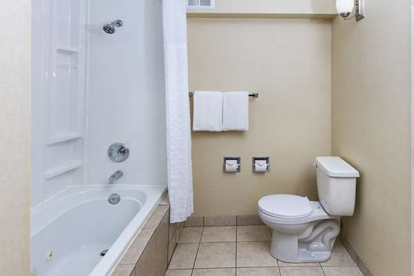  - Comfort Inn & Suites Edmonton