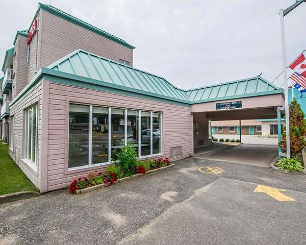 Exterior view - Quality Suites Ste Anne De Beaupre