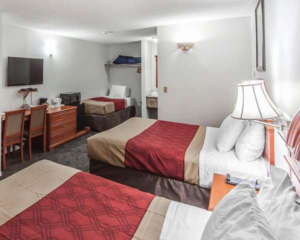  - Econo Lodge Inn & Suites Drumheller