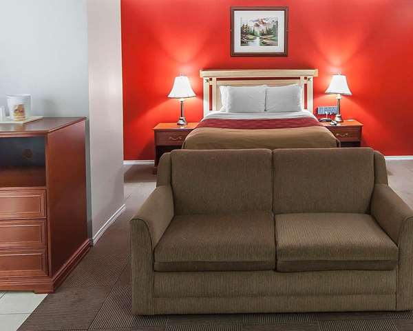  - Econo Lodge Inn & Suites Drumheller
