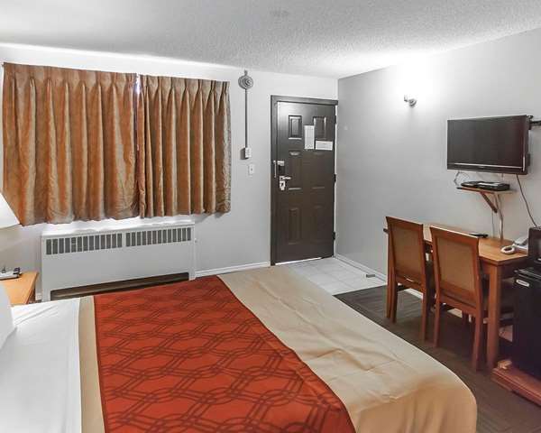  - Econo Lodge Inn & Suites Drumheller