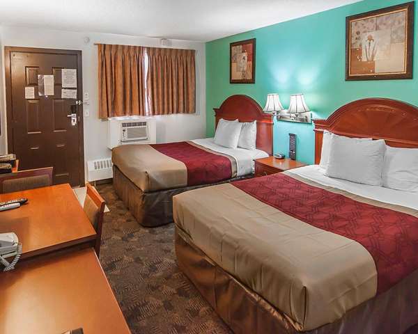  - Econo Lodge Inn & Suites Drumheller