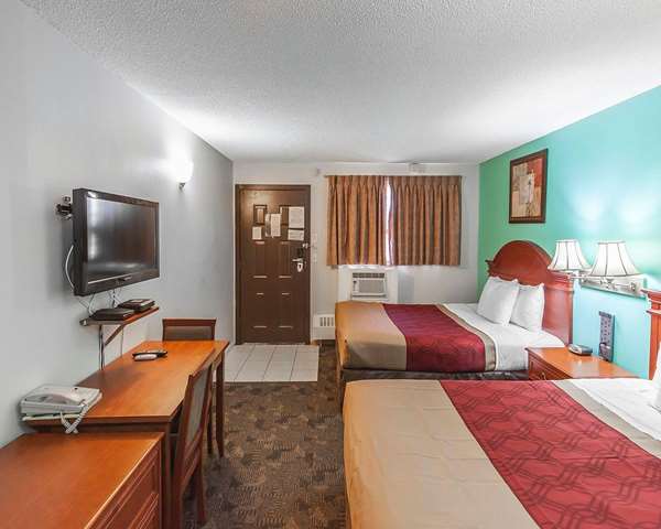  - Econo Lodge Inn & Suites Drumheller