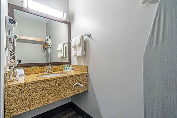 Suite - Quality Inn Halifax Airport Goffs