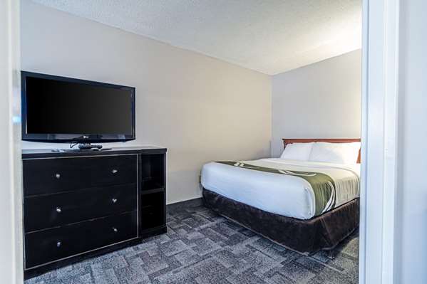 Suite - Quality Inn Halifax Airport Goffs