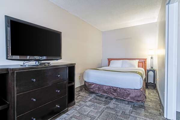 Suite - Quality Inn Halifax Airport Goffs