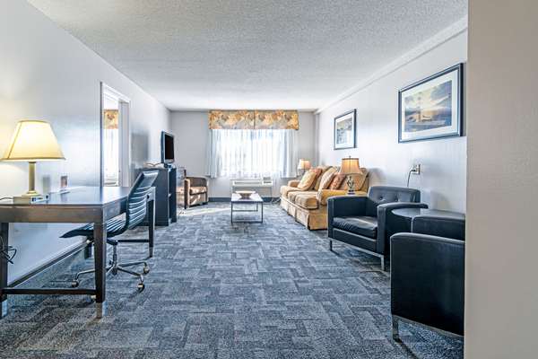 Suite - Quality Inn Halifax Airport Goffs
