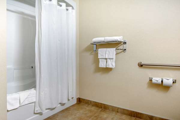  - Comfort Inn & Suites St Nicolas
