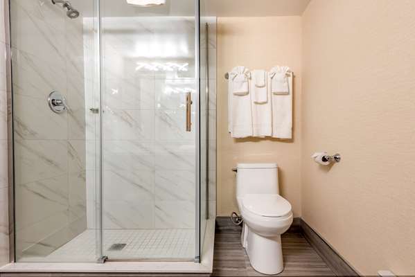  - Quality Inn & Suites Niagara Falls