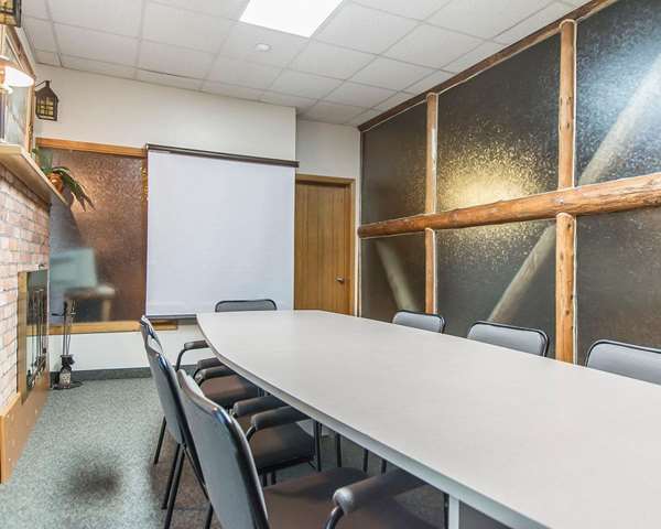  - Rodeway Inn Pres du Lac Grand Falls