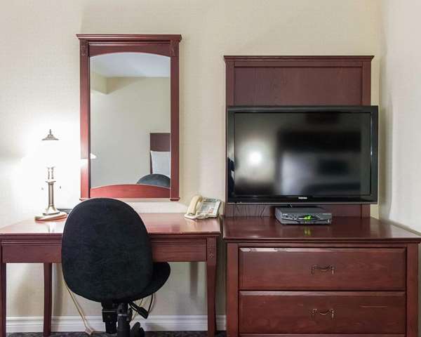  - Quality Inn Mont Laurier