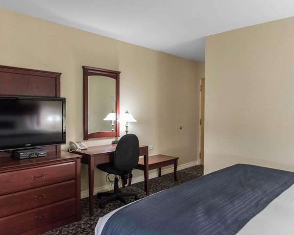  - Quality Inn Mont Laurier