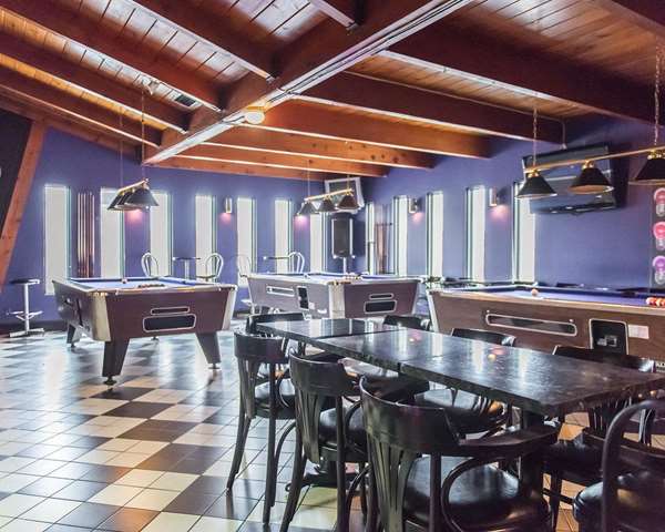 Bar - Quality Inn Mont Laurier