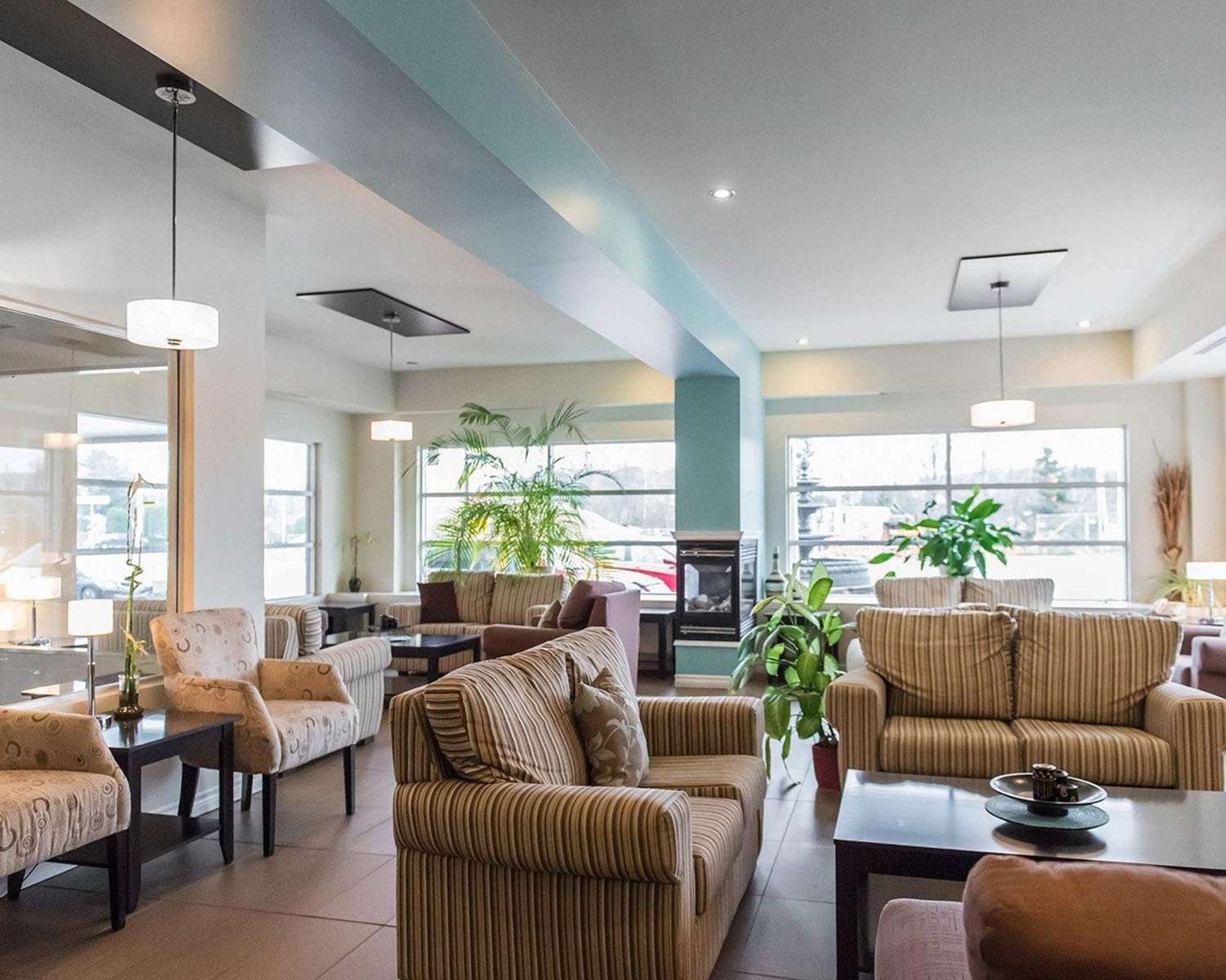 Quality Inn Mont Laurier, QC - See Discounts