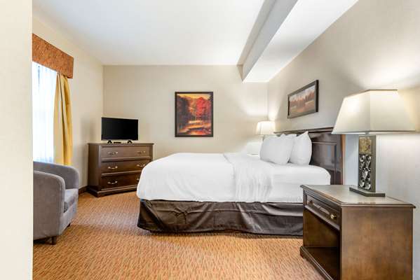 Suite - Quality Inn Sarnia