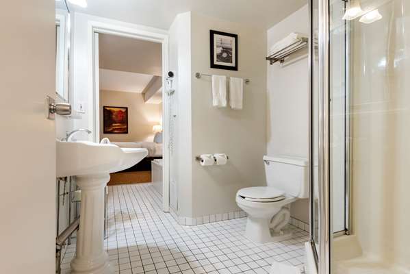 Suite - Quality Inn Sarnia