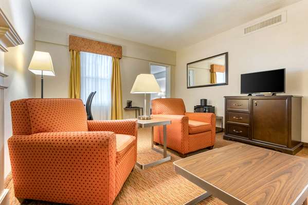 Suite - Quality Inn Sarnia