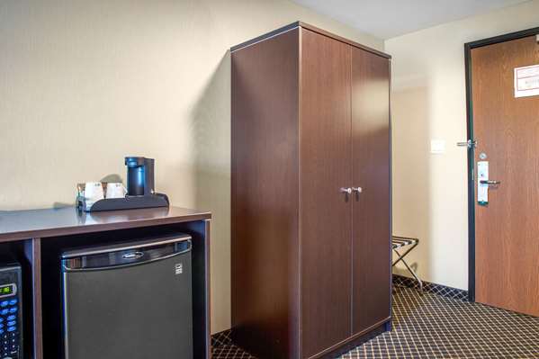  - Quality Inn & Suites Petawawa