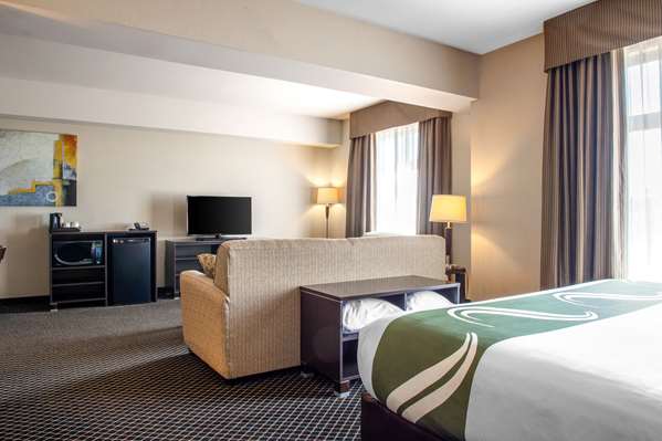 Suite - Quality Inn & Suites Petawawa