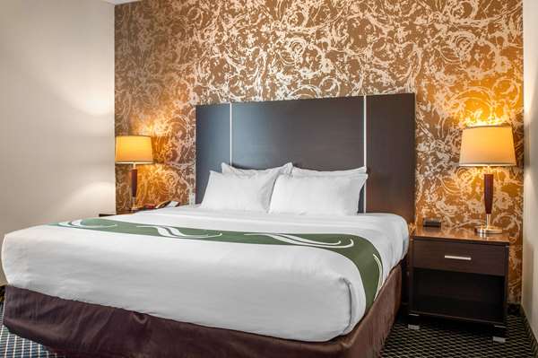 Suite - Quality Inn & Suites Petawawa