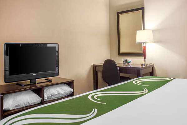 Suite - Quality Inn & Suites Petawawa