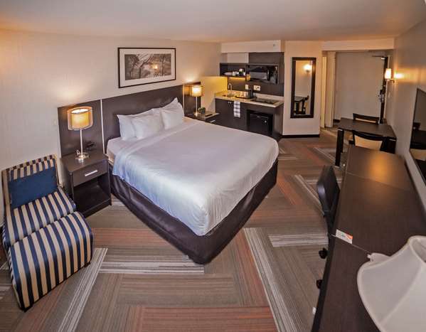 Suite - Quality Hotel Burlington