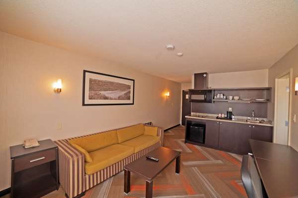 Suite - Quality Hotel Burlington