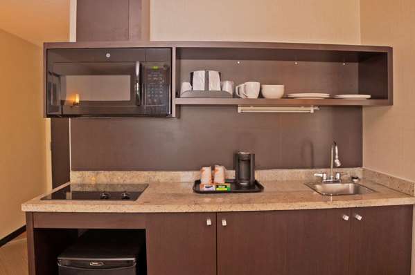 Suite - Quality Hotel Burlington