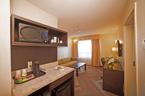 Suite - Quality Hotel Burlington