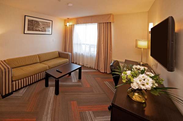 Suite - Quality Hotel Burlington