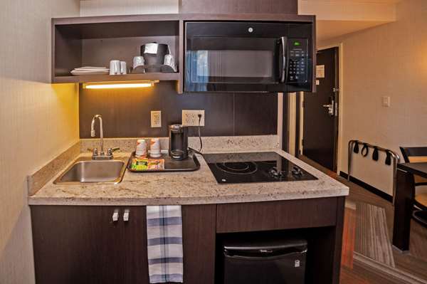 Suite - Quality Hotel Burlington