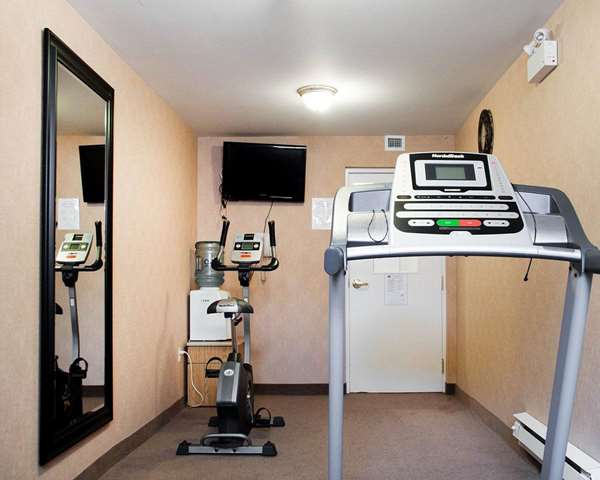 Fitness/ Exercise Room - Econo Lodge Woodstock