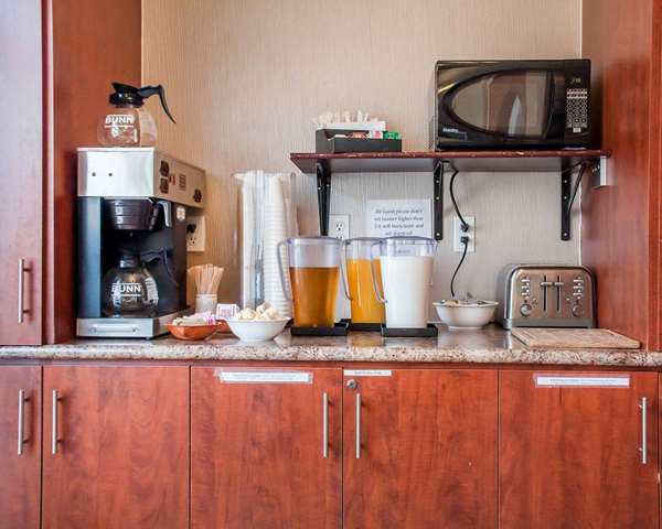 Amenities - Econo Lodge Woodstock