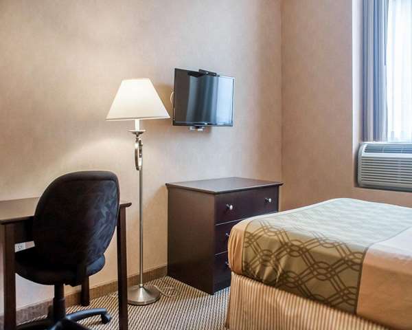  - Econo Lodge Woodstock