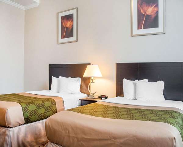  - Econo Lodge Woodstock