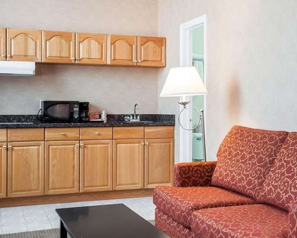  - Econo Lodge Woodstock