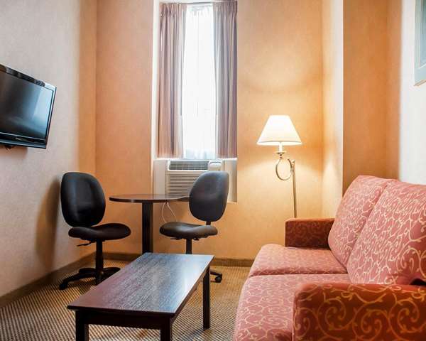  - Econo Lodge Woodstock