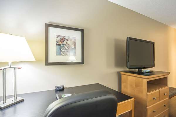 Suite - Quality Inn West Edmonton