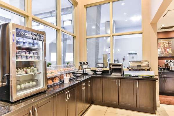 Amenities - Comfort Inn & Suites Ambassador Bridge Windsor