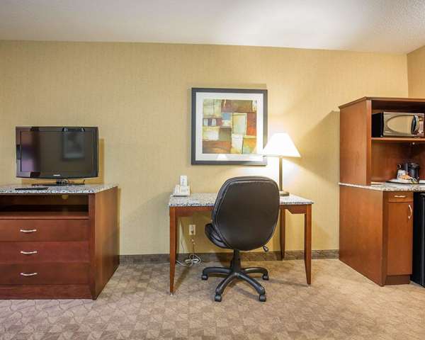 Suite - Comfort Inn & Suites Airdrie