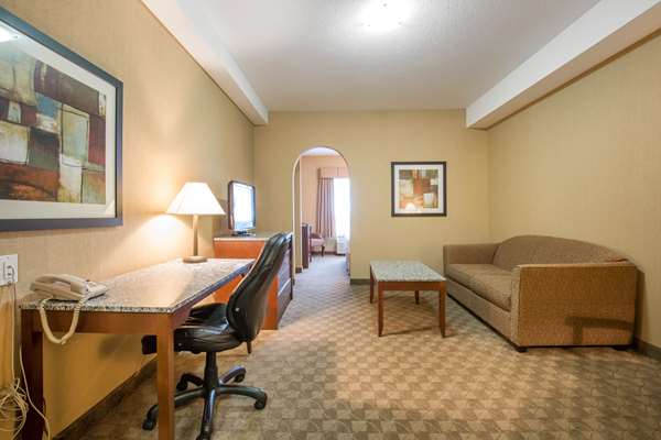 Suite - Comfort Inn & Suites Airdrie