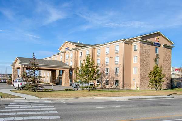 Exterior view - Comfort Inn & Suites Airdrie