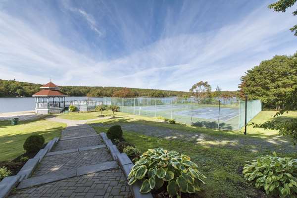 Exterior view - Inn on the Lake Fall River