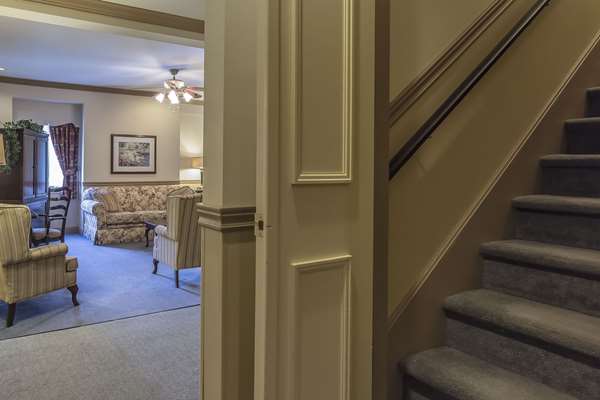 Suite - Inn on the Lake Fall River