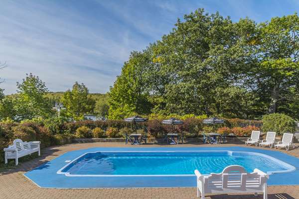 Pool - Inn on the Lake Fall River