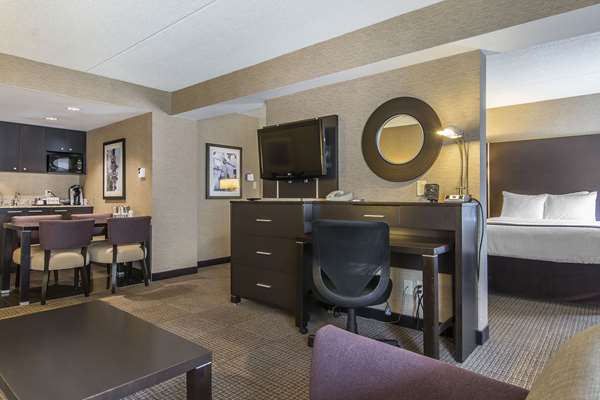 Suite - Quattro Hotel & Conference Centre Sault Ste Marie