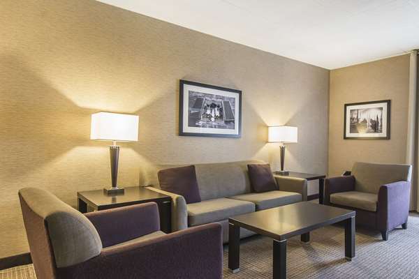 Suite - Quattro Hotel & Conference Centre Sault Ste Marie