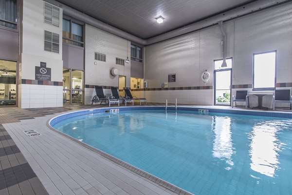Pool - Quattro Hotel & Conference Centre Sault Ste Marie