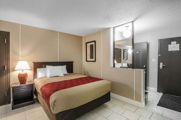 - Econo Lodge Lloydminster