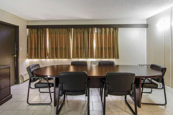  - Econo Lodge Lloydminster